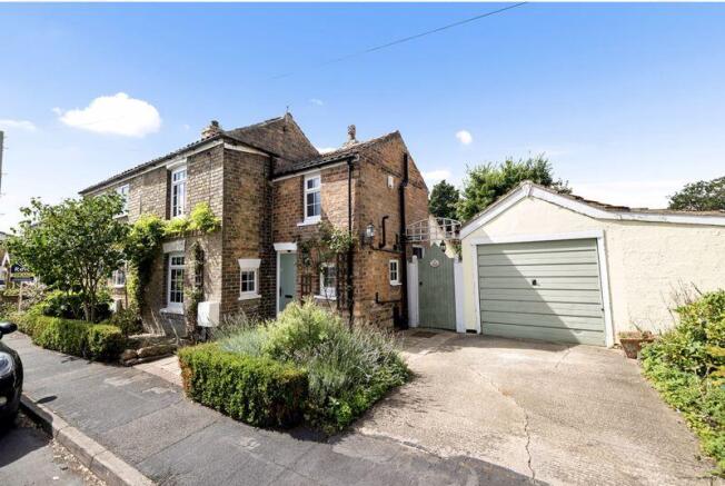 2 bed property, in Church Lane, £235,000