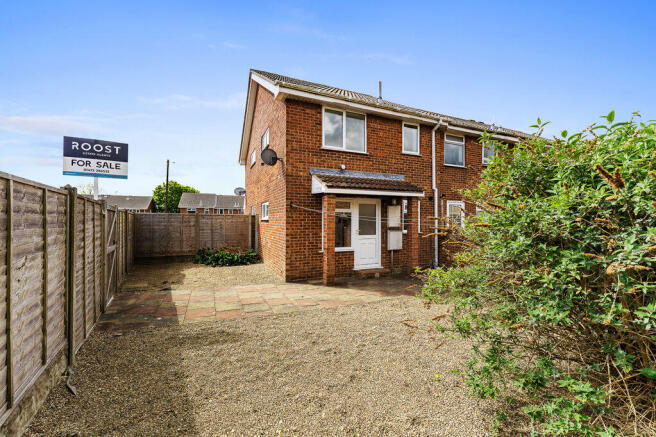 1 bed property, in Aire Close, £69,950