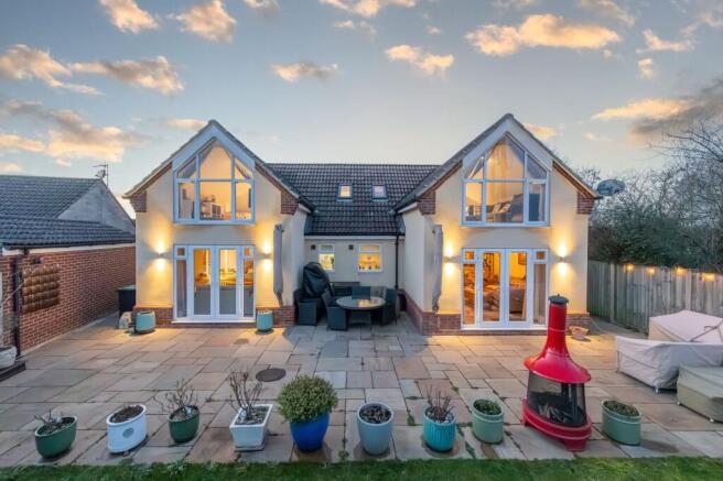 4 bed property, in Baker Drive, £600,000