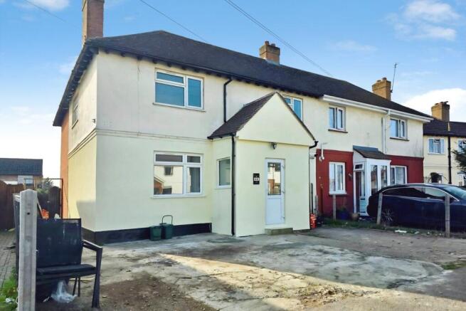 5 bed property, in North Road, £600,000