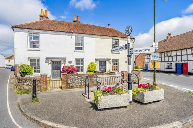 2 bed property, in The Square, £350,000