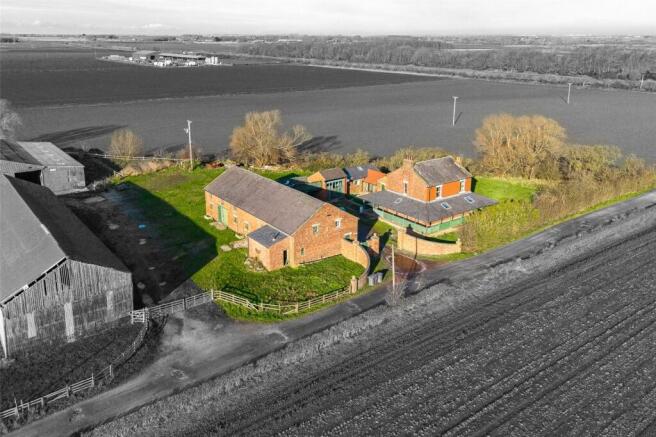 3 bed property, in Common Lane, £600,000