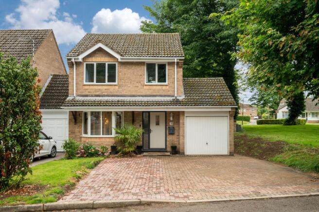 3 bed property, in The Pastures, £325,000