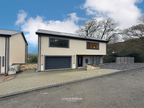 5 bed property, in Bryn Derw, £659,999