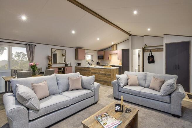 3 bed property, in Manor Park Caravan Site, £114,994