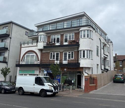 2 bed property, in 9 Station Road, £150,000