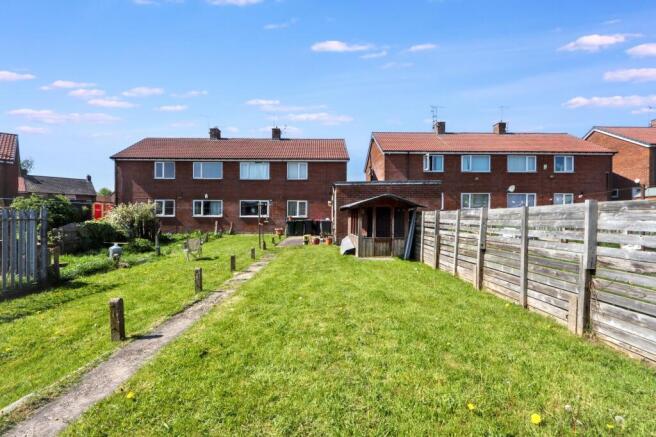 2 bed property, in Cedric Crescent, £43,000