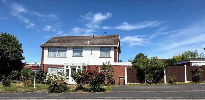 4 bed property, in Falmouth Road, £425,000