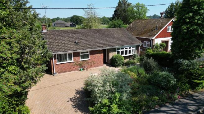 3 bed property, in Greensward Lane, £625,000