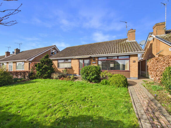 2 bed property, in Chesterfield S45, £215,000