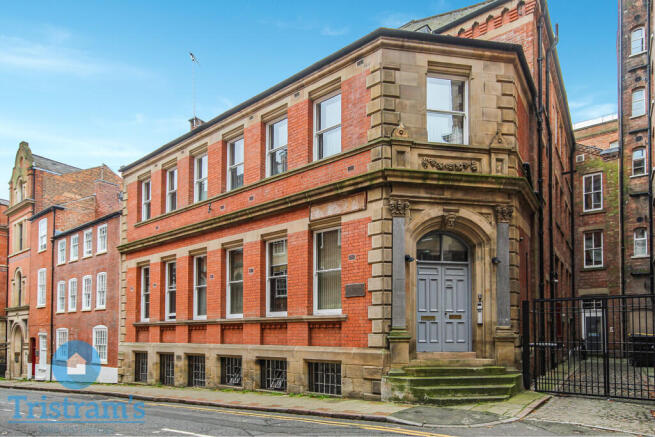 2 bed property, in The Warehouse, £170,000