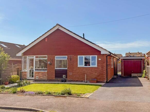 3 bed property, in Crockwells Close, £450,000