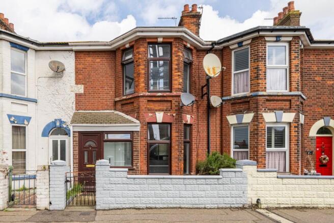 3 bed property, in Barrack Road, £150,000