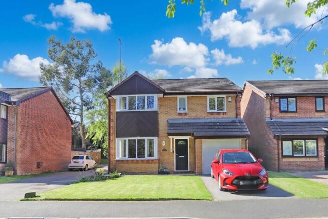 4 bed property, in Butterstile Close, £415,000