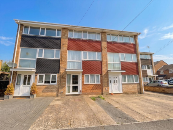 3 bed property, in The Beeches, £280,000