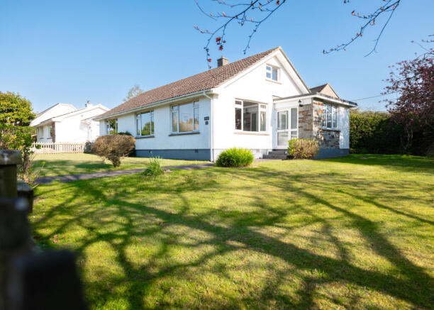 3 bed property, in Trelyn, £745,000