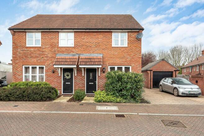 2 bed property, in Teasel Bank, £335,000