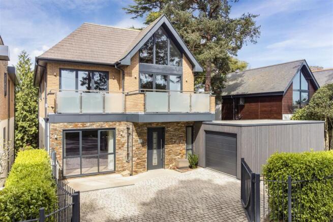 5 bed property, in Clifton Road, £1,250,000
