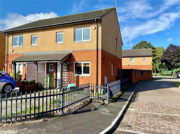 3 bed property, in Laxton Road, £180,000