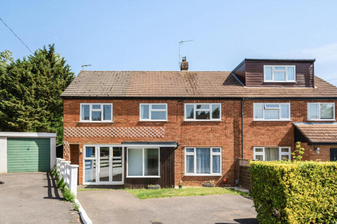 4 bed property, in Longwood Lane, £775,000