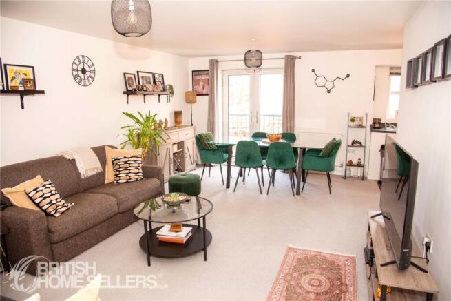 2 bed property, in Aylward Street, £205,000