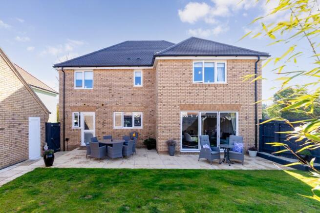 4 bed property, in Goodwin Field, £665,000