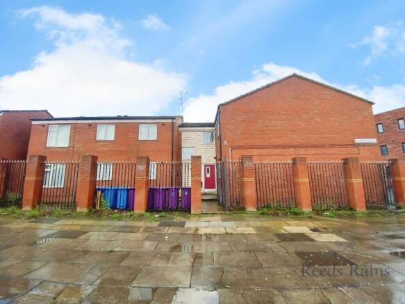 1 bed property, in Kearsley Close, £40,000