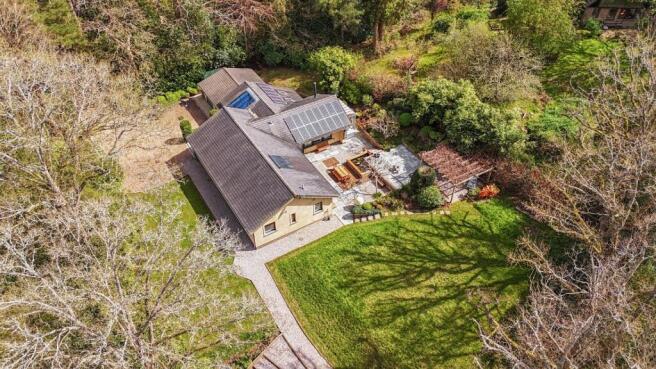 4 bed property, in Ryst Wood Road, £1,250,000