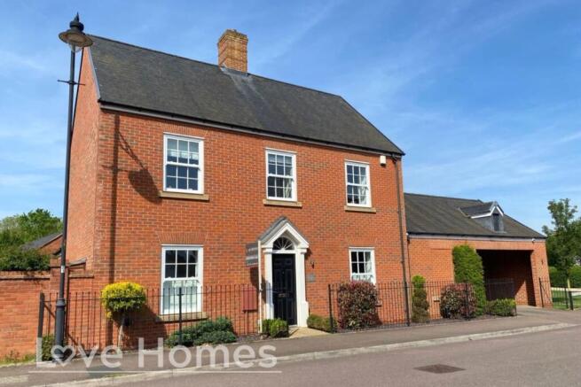 4 bed property, in Wagstaff Way, £580,000