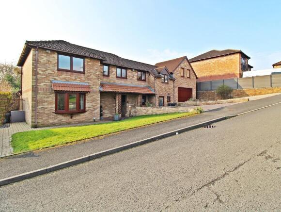 4 bed property, in Bryn Creigiau, £600,000
