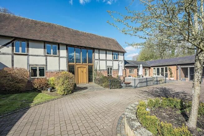 6 bed property, in Wootton Lane, £1,850,000