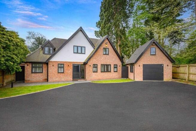 5 bed property, in Avenue Road, £1,300,000