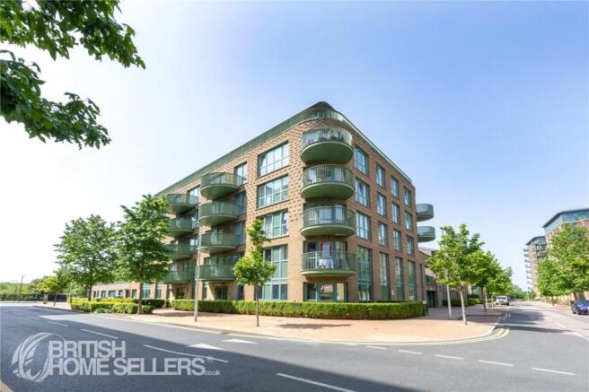 2 bed property, in Tudway Road, £515,000