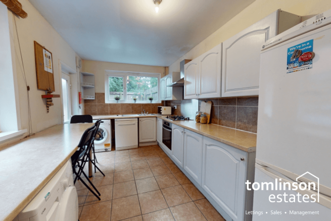 4 bed property, in Ilkeston Road, £230,000
