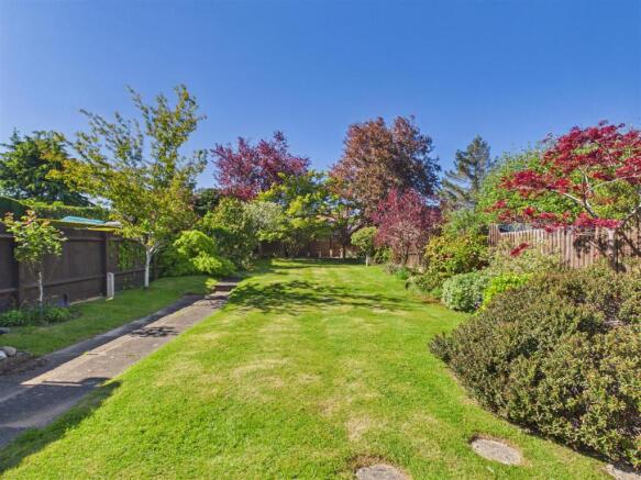 3 bed property, in Watercall Avenue, £410,000