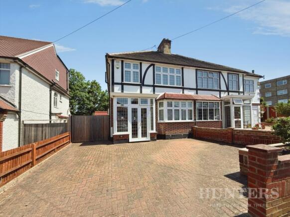 3 bed property, in Derek Avenue, £550,000