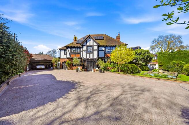 5 bed property, in Highfield Road, £1,650,000