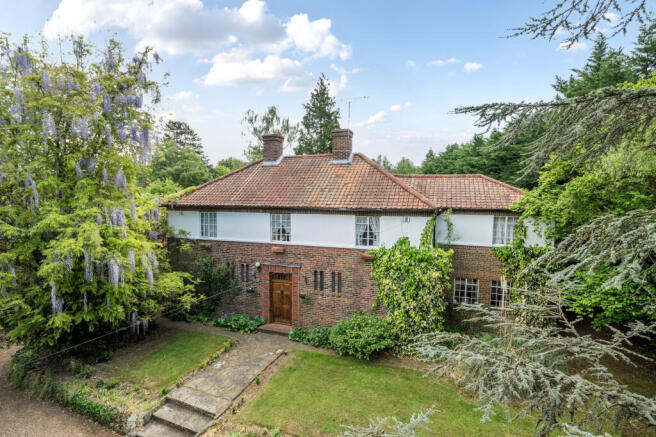 5 bed property, in Lower Road, £1,400,000