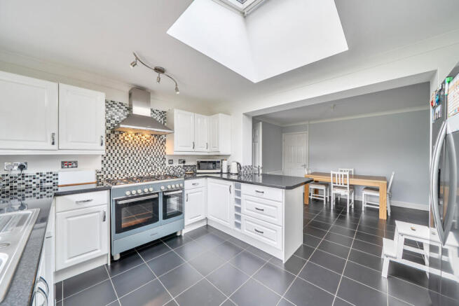 4 bed property, in Wareham Road, £550,000