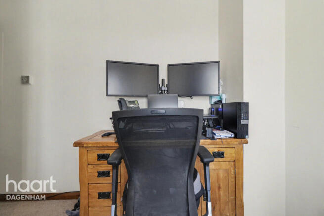 2 bed property, in Marlborough Road, £375,000