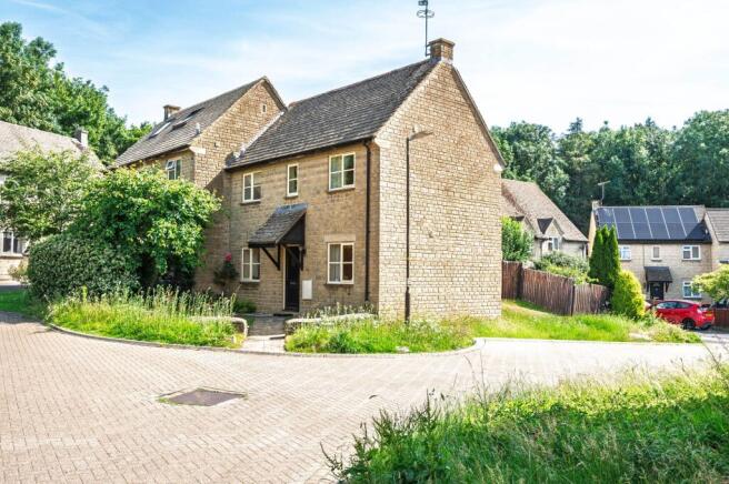 3 bed property, in Ward Road, £325,000