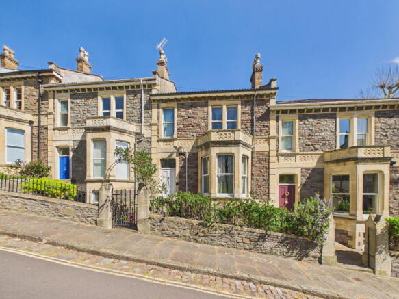 4 bed property, in Charlotte Street South, £750,000