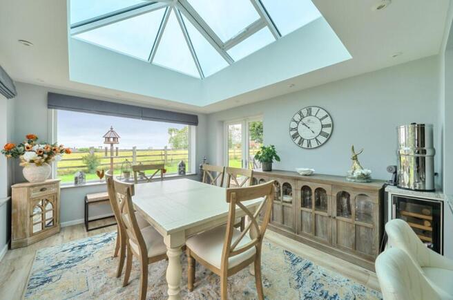 5 bed property, in Compton Road Over Compton, £995,000