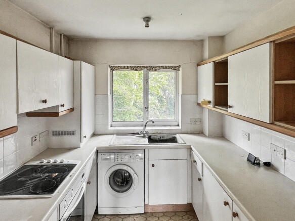 2 bed property, in Orchard Lane, £325,000