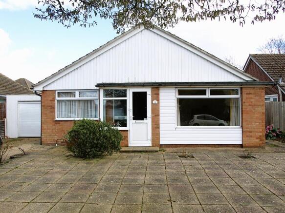 3 bed property, in Templewood Road, £340,000