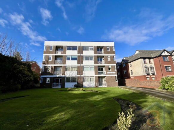 2 bed property, in Argyle House, £205,000