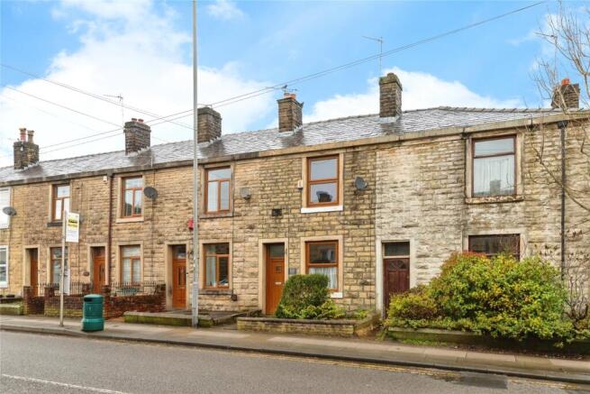 2 bed property, in Bury Road, £180,000