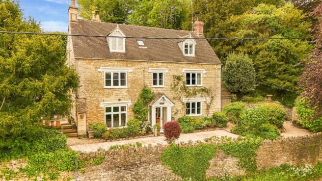 6 bed property, in Pitchcombe, £1,350,000