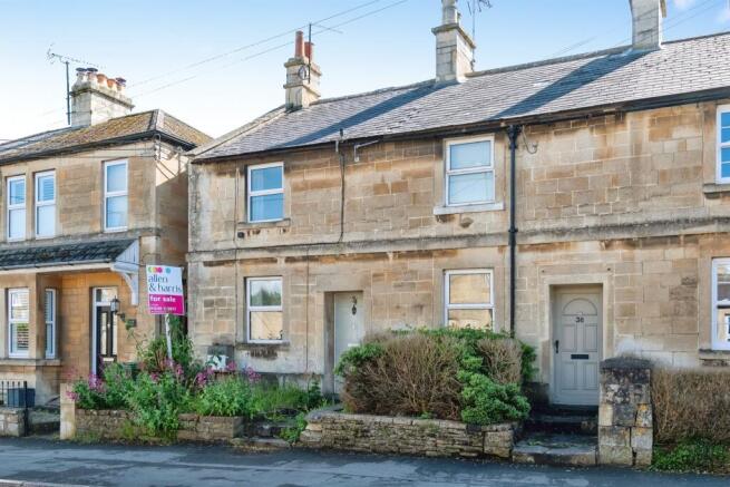 2 bed property, in Pickwick Road, £325,000