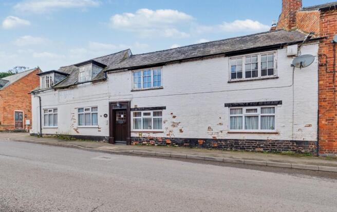 4 bed property, in High Street, £270,000